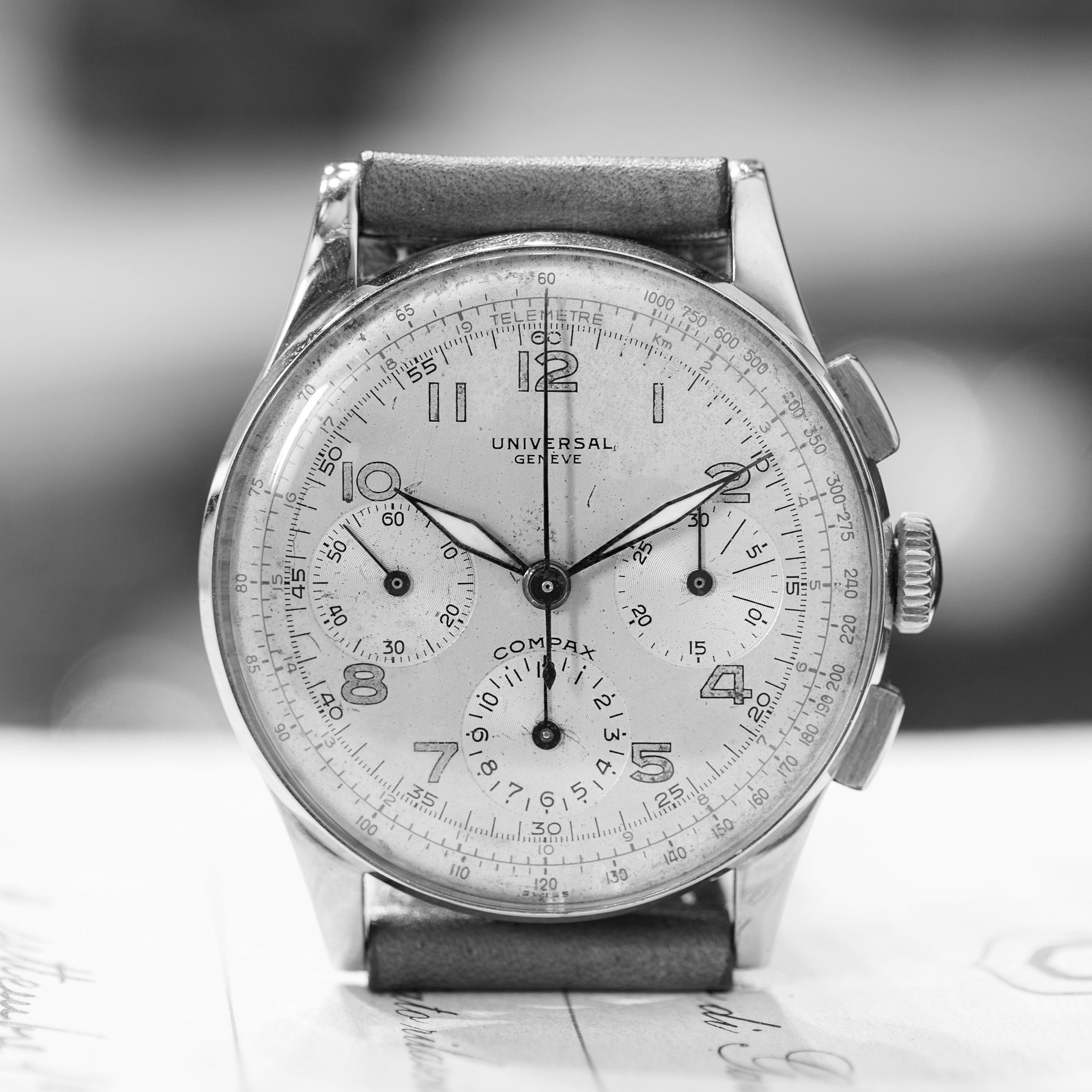 Universal geneve chronograph vintage hot sale